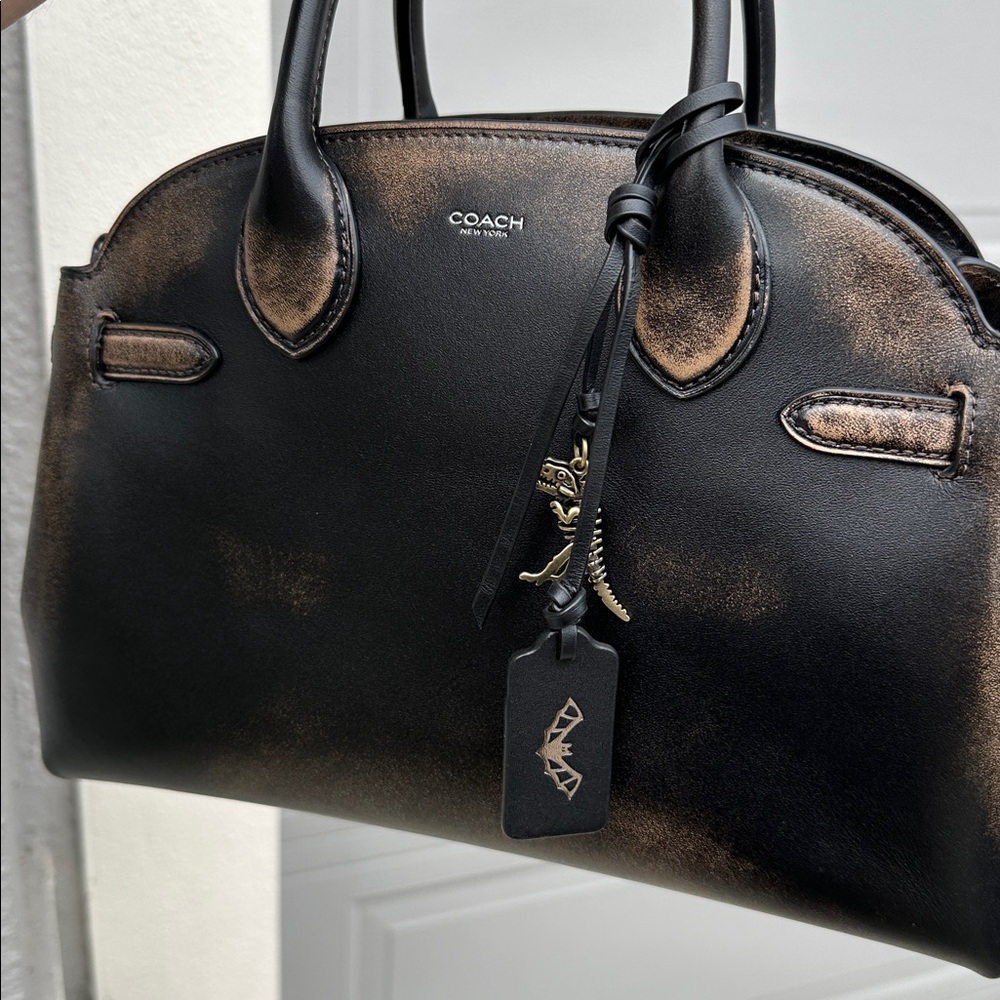 Soft Empire Carryall Bag 28 In Loved Leather - Picture 5 of 9